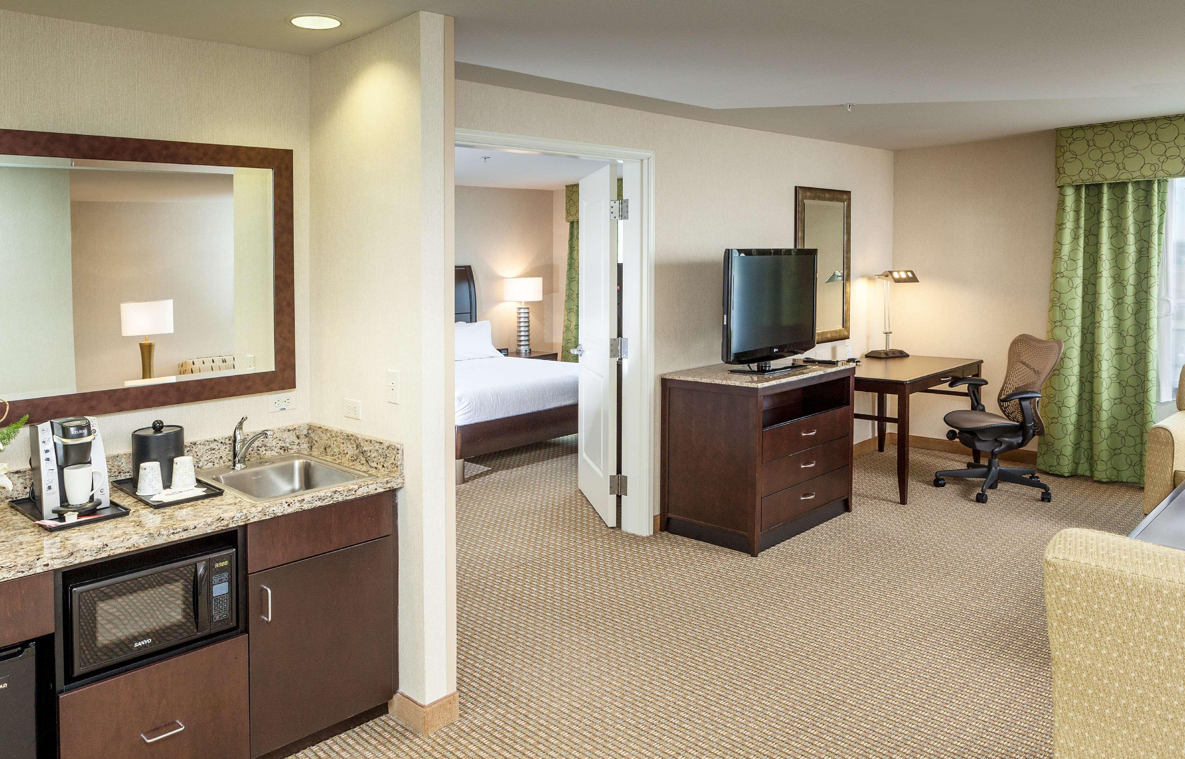 Hilton Garden Inn Seattle/Bothell Exterior photo