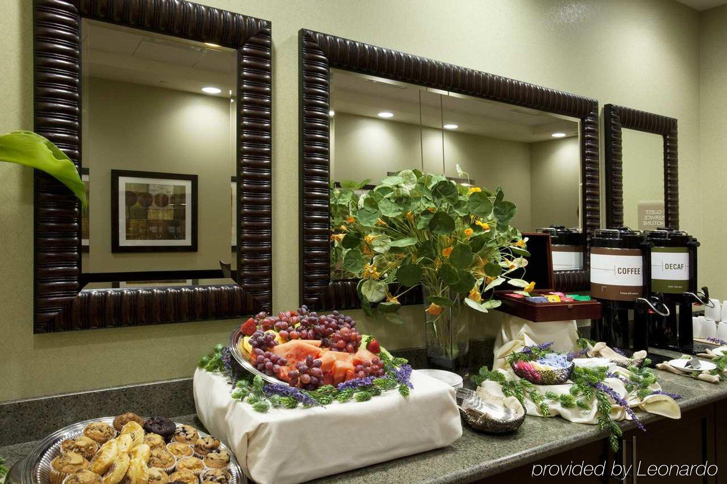 Hilton Garden Inn Seattle/Bothell Restaurant photo